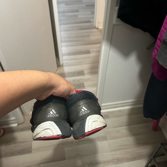 Adidas running shoes (adiprene cushioning) - Picture 4 of 4